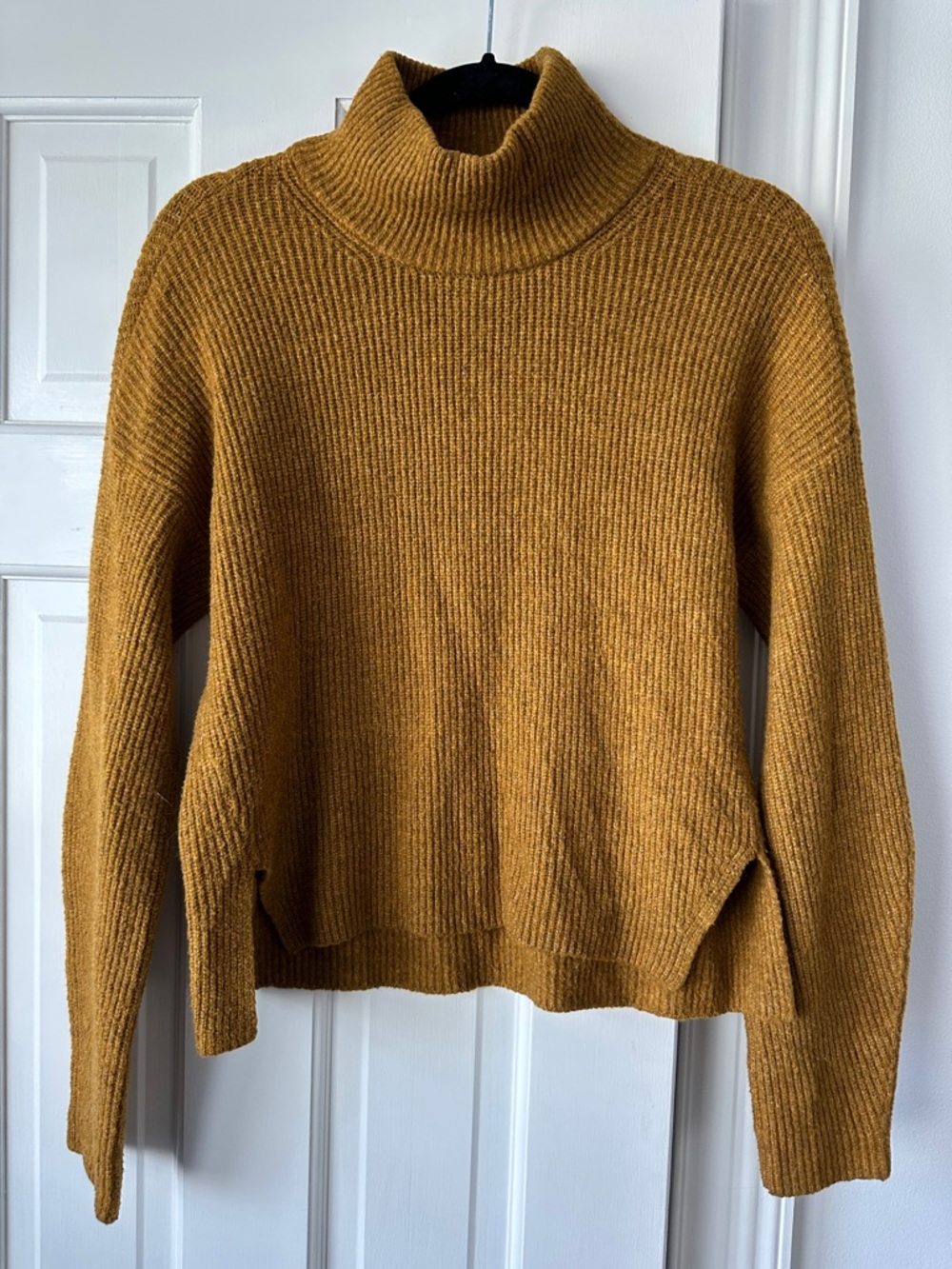 Abercrombie & Fitch Ribbed Turtleneck Sweater in Mustard Gold